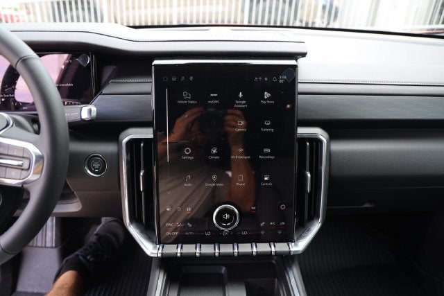 2027 GMC Acadia Elevation