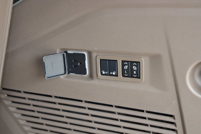 2027 GMC Yukon Denali - Photo 12