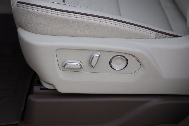 2027 GMC Yukon Denali - Photo 16