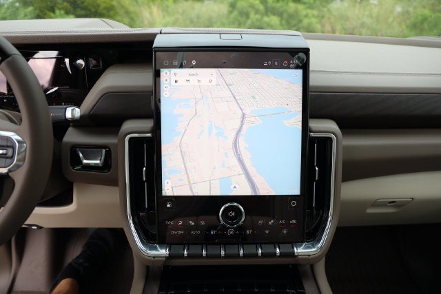 2027 GMC Yukon Denali - Photo 20