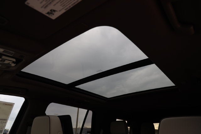 2027 GMC Yukon Denali - Photo 28