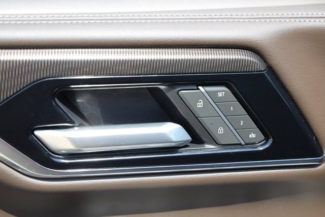 2025 GMC Yukon Elevation