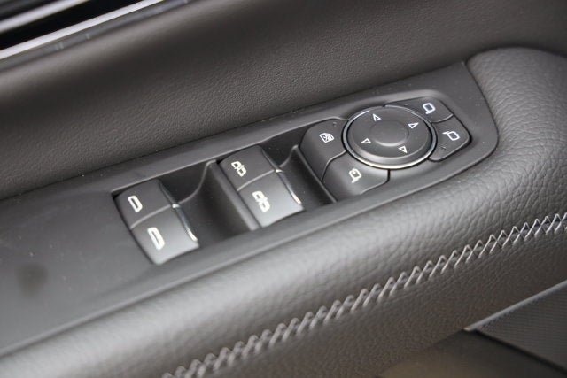 2027 GMC Yukon Denali - Photo 18