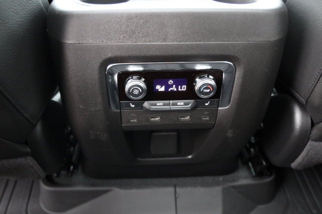 2027 GMC Yukon Denali - Photo 29