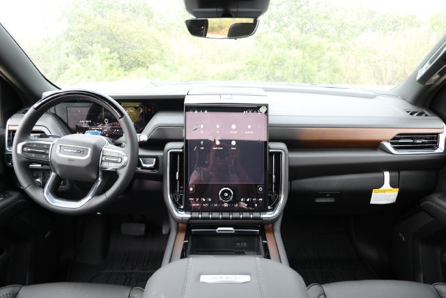2027 GMC Yukon Denali - Photo 31