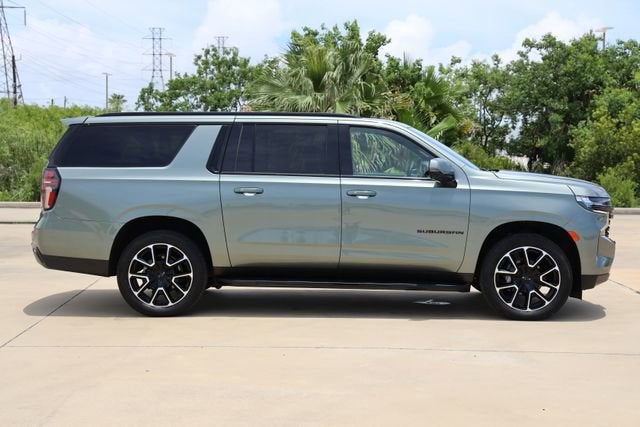 2023 Chevrolet Suburban RST