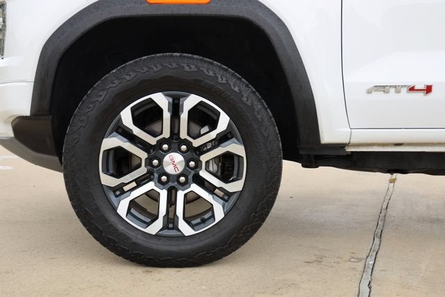 2024 GMC Canyon AT4