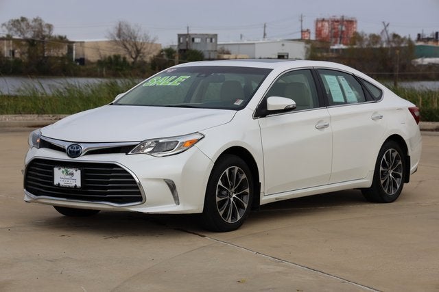 2017 Toyota Avalon Hybrid XLE Plus