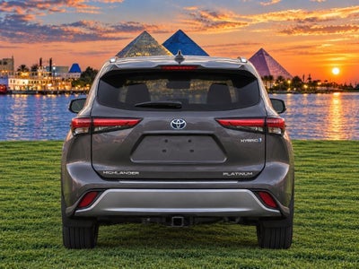2021 Toyota Highlander Hybrid Platinum