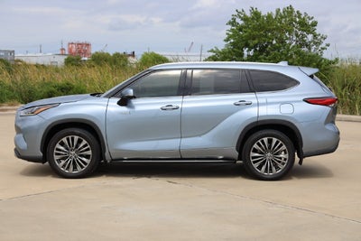 2021 Toyota Highlander Hybrid Platinum