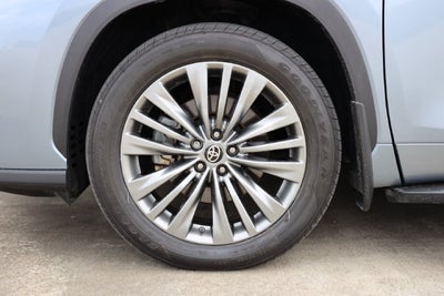 2021 Toyota Highlander Hybrid Platinum