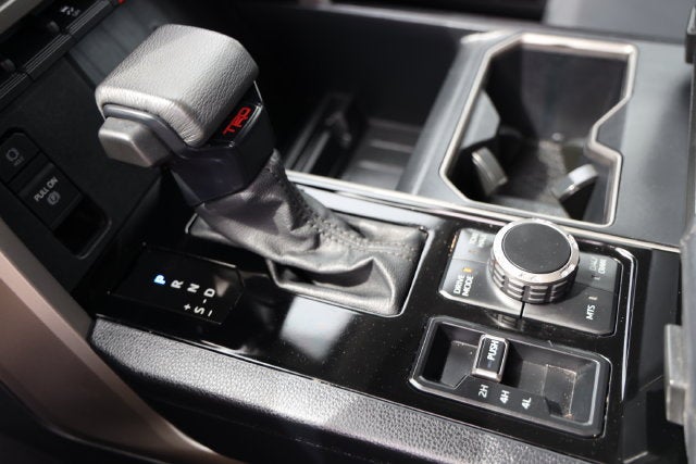 2022 Toyota Tundra 4WD SR5