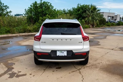 2025 Volvo XC40 Core Bright Theme