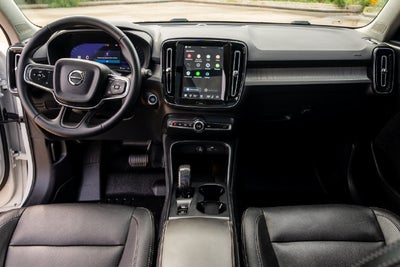 2025 Volvo XC40 Core Bright Theme
